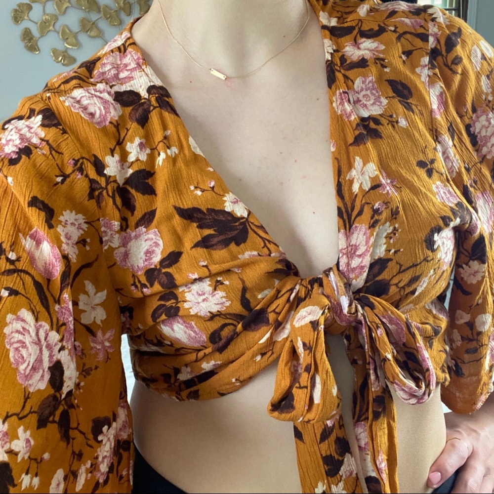 AE Boho Orange Floral Tie Front Crop Top Size L - Picture 13 of 13